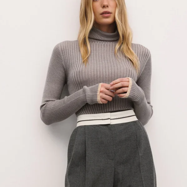 Second Skin Gray Turtleneck by I AM
