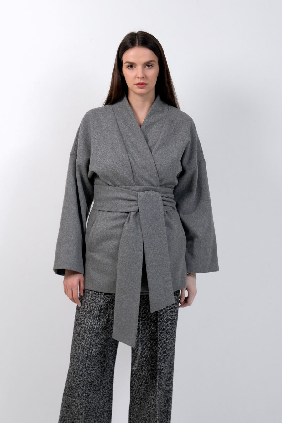 Gray Kimono Hata - Image 3