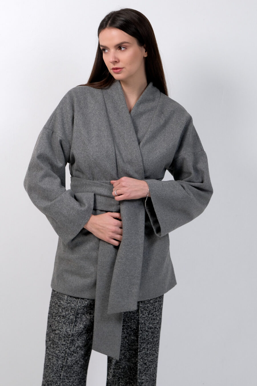Gray Kimono Hata - Image 6