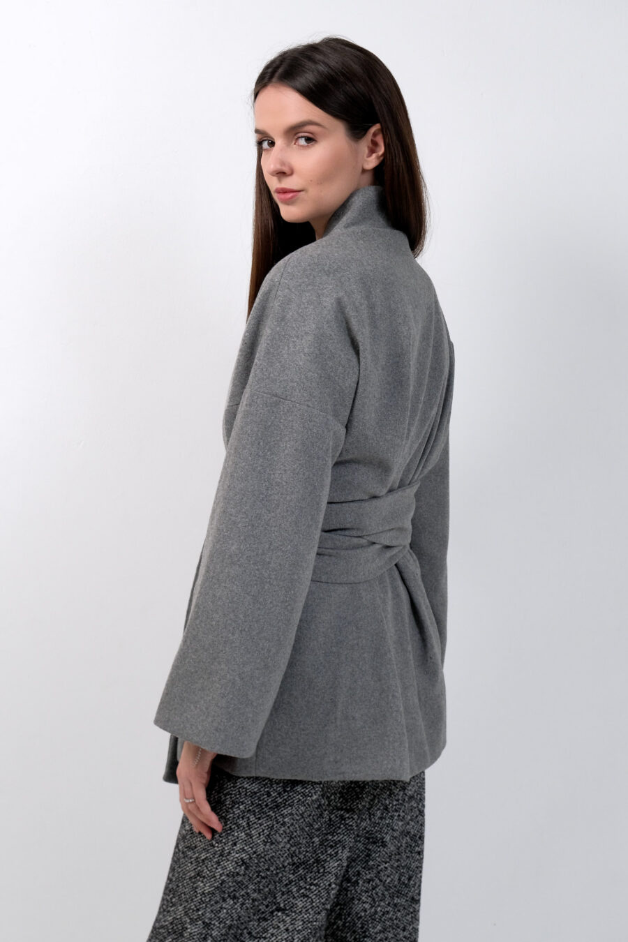 Gray Kimono Hata - Image 8