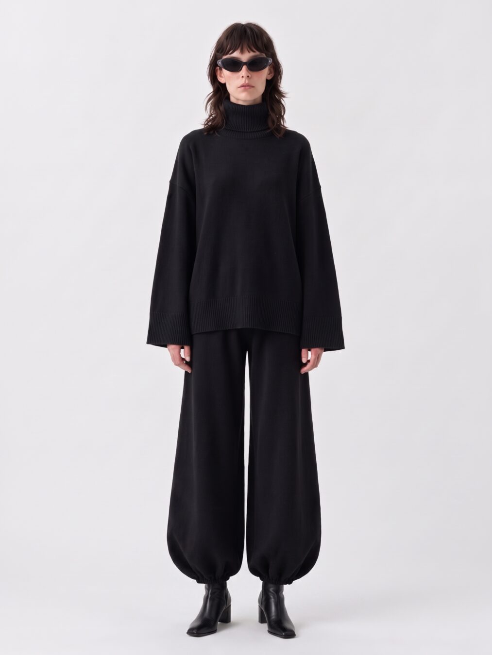 Black Knitted Wool Set - Image 5